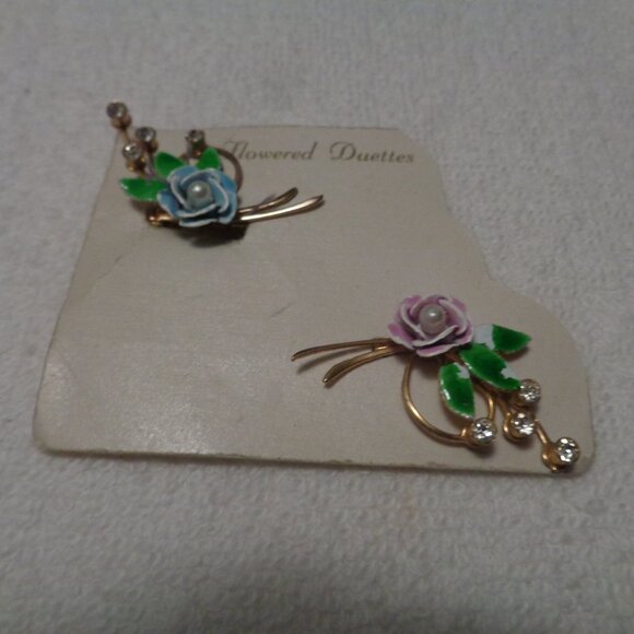 1950s VINTAGE BEJEWELED TINY FLORALS PINS SET LOT - Picture 3 of 8